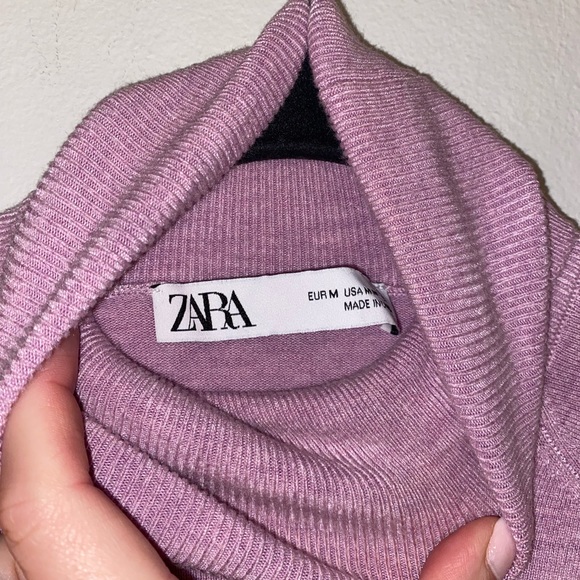 Zara turtleneck short sleeve top. Size M - Picture 3 of 3